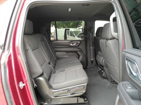 Used 2021 Chevrolet Suburban LS RWD image 24