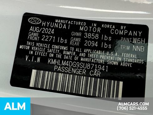 Used 2025 Hyundai Elantra Sport FWD image 12