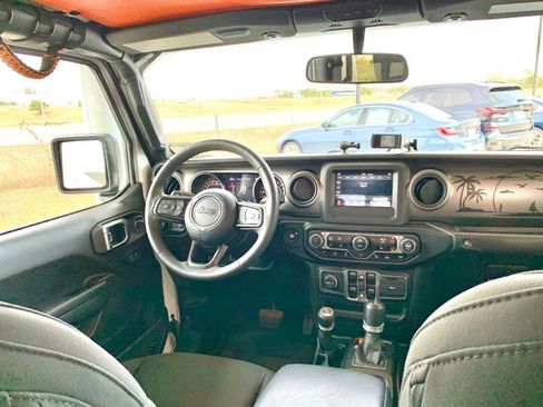 Used 2023 Jeep Gladiator Willys image 26