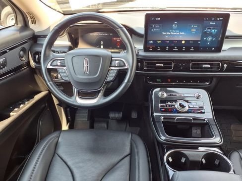 Used 2023 Lincoln Nautilus Reserve w/ Monochromatic Package AWD/4WD image 6