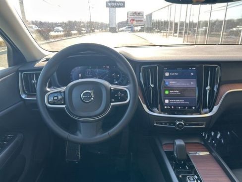 Certified 2025 Volvo V60 B5 Cross Country Plus image 18