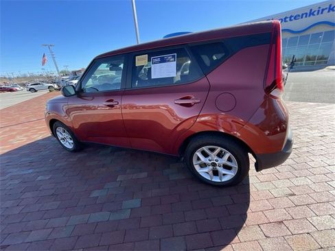Used 2021 Kia Soul S image 13
