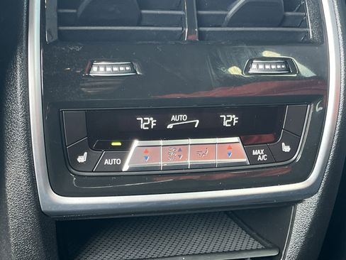 Used 2026 BMW X7 M60i image 23