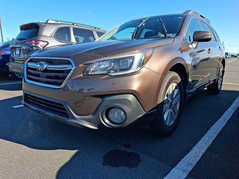 Used 2019 Subaru Outback 2.5i Premium AWD/4WD image 3