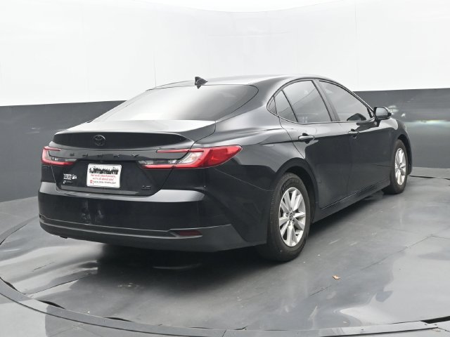 Used 2025 Toyota Camry LE FWD image 6