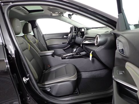 New 2026 Chevrolet Trax ACTIV w/ Sunroof Package image 31