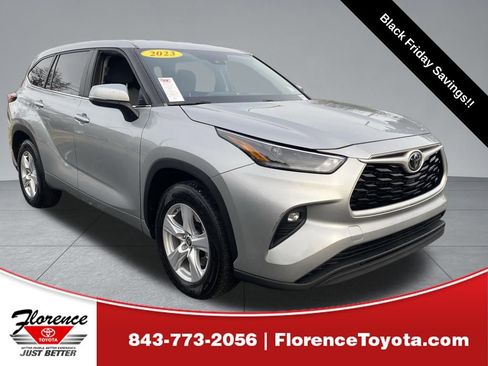 Used 2023 Toyota Highlander LE image 1