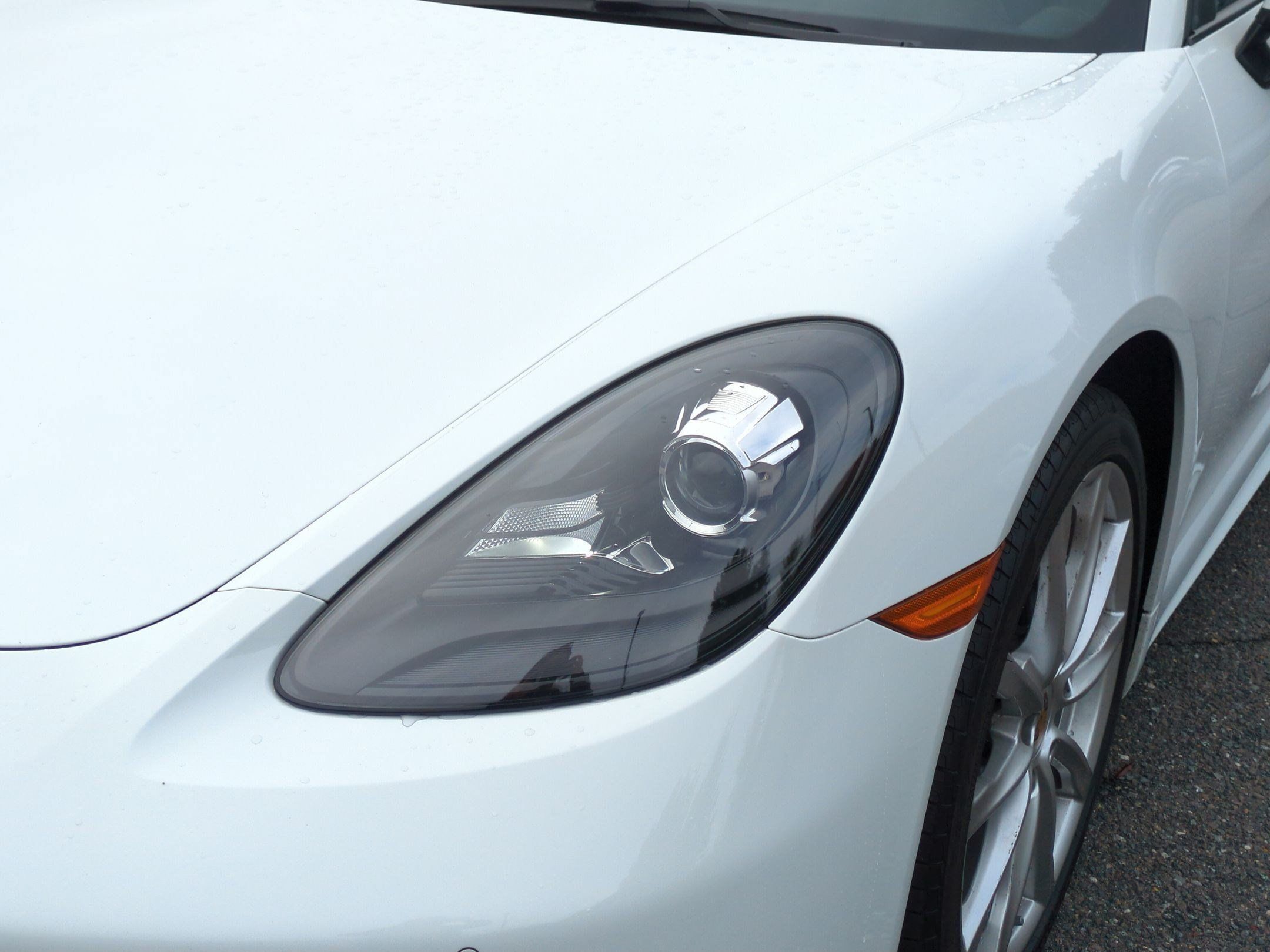 Used 2018 Porsche 718 Cayman RWD image 9