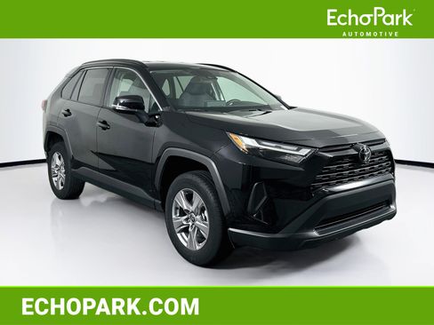 Used 2025 Toyota RAV4 XLE FWD image 1