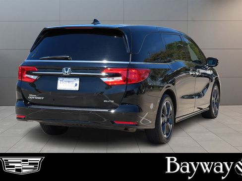 Used 2023 Honda Odyssey Elite image 5