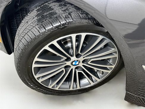 Used 2019 BMW 530i xDrive image 24