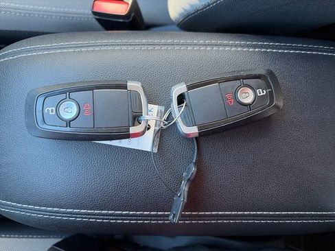 Used 2020 Ford Escape SE image 48