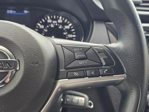 Used 2018 Nissan Rogue S AWD/4WD image 24