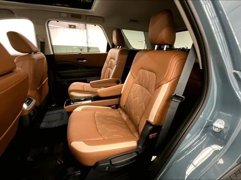 New 2026 Nissan Pathfinder Platinum image 11