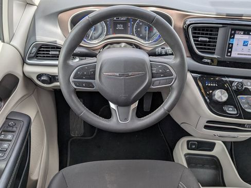 Used 2023 Chrysler Voyager LX FWD image 23
