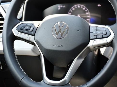 New 2025 Volkswagen Taos SE image 22