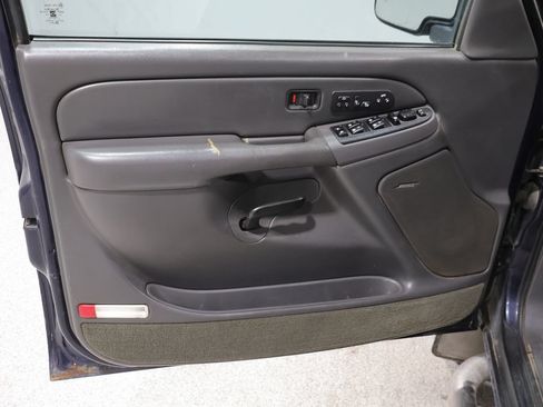 Used 2004 Chevrolet Avalanche 4x4 w/ Preferred Equipment Group image 14