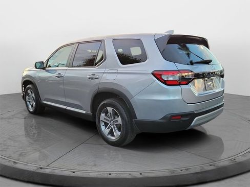 Certified 2024 Honda Pilot EX-L image 4