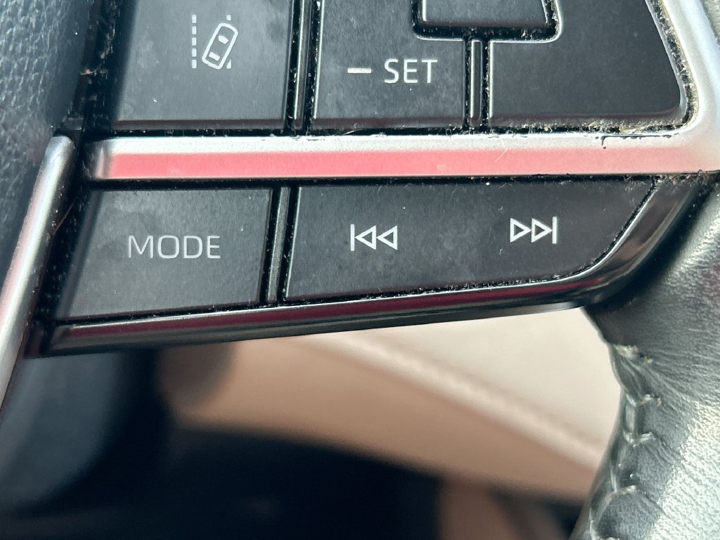 Used 2023 Toyota Highlander XLE FWD image 17