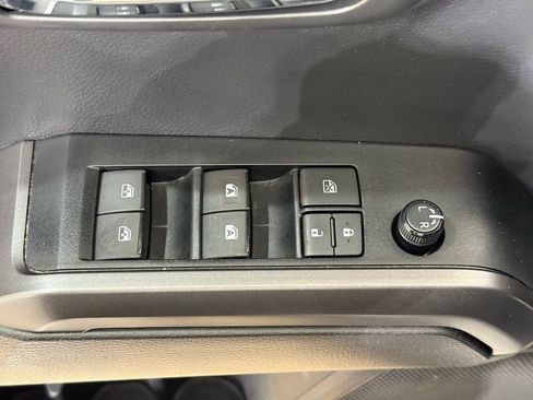 Certified 2023 Toyota Tacoma TRD Off-Road AWD/4WD image 15