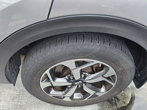 Used 2020 Kia Sportage LX image 6