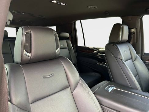 Used 2021 Cadillac Escalade ESV Luxury image 24