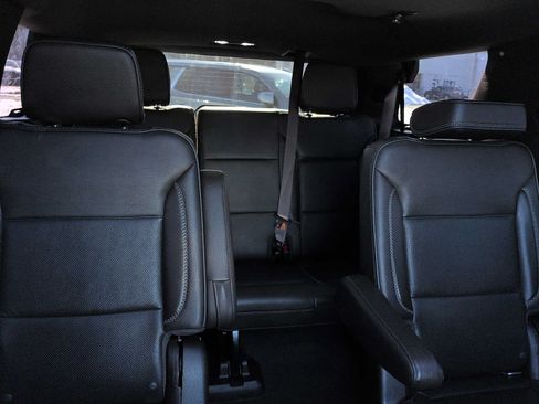 Used 2021 GMC Yukon Denali w/ Denali Premium Package AWD/4WD image 11