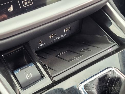 Used 2020 Subaru Outback Limited image 24