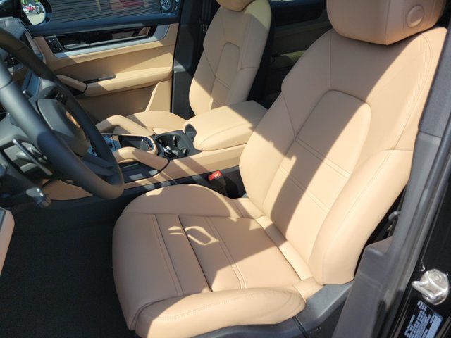 Used 2026 Porsche Cayenne AWD/4WD image 5