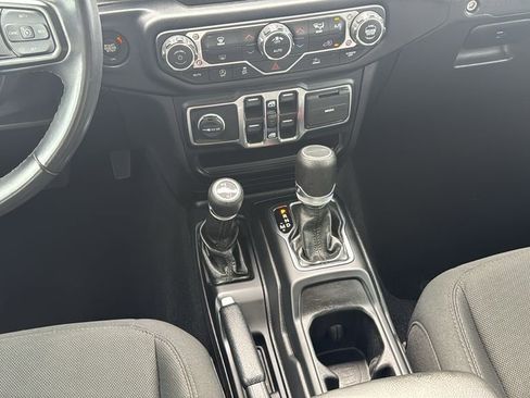 Used 2022 Jeep Gladiator Sport AWD/4WD image 23