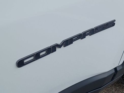 Used 2025 Jeep Compass Trailhawk w/ Trailhawk Elite Group AWD/4WD image 6