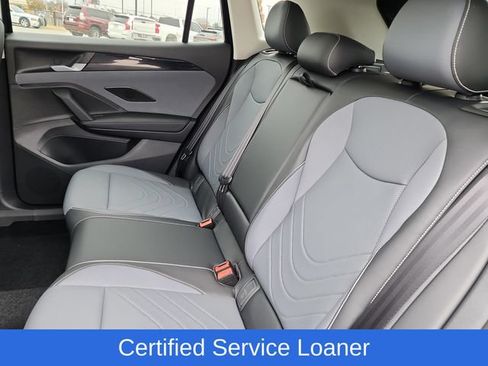Used 2026 Volkswagen Tiguan SE AWD/4WD image 15