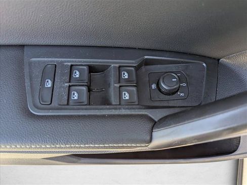 Used 2022 Volkswagen Tiguan S FWD image 10