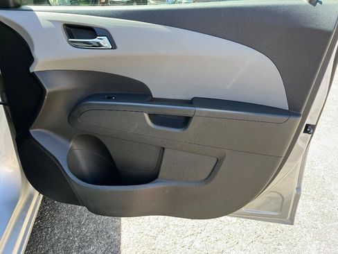 Used 2014 Chevrolet Sonic LT w/ Fun and Sun Package FWD image 11