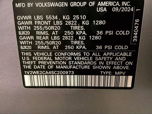 Used 2025 Volkswagen Atlas Cross Sport SE image 31