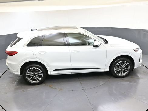 Used 2025 Audi Q5 Premium Plus w/ Premium Plus AWD/4WD image 49