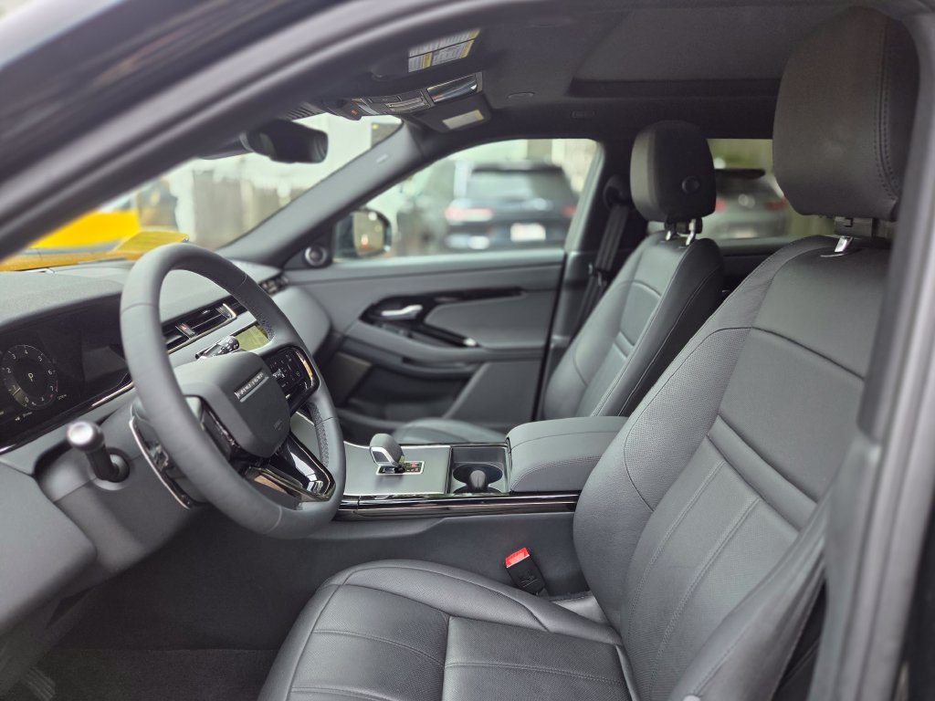 Used 2026 Land Rover Range Rover Evoque S AWD/4WD image 19