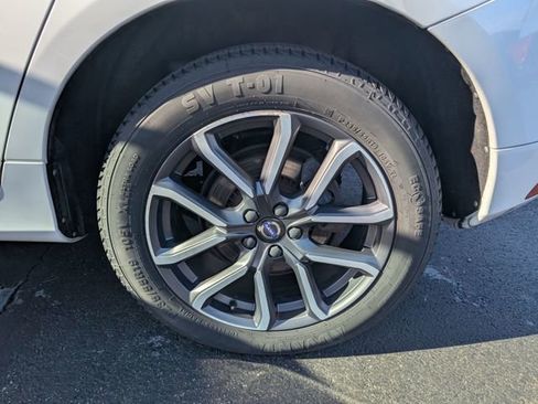 Used 2017 Volvo XC60 T6 Dynamic w/ Climate Package image 25