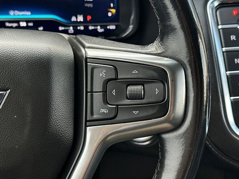 Used 2022 Chevrolet Suburban Z71 image 35