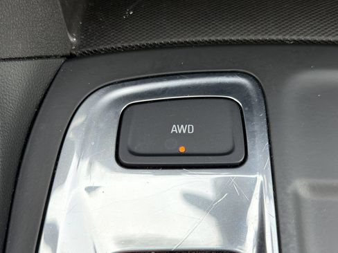 Used 2024 Chevrolet Equinox LT AWD/4WD image 9