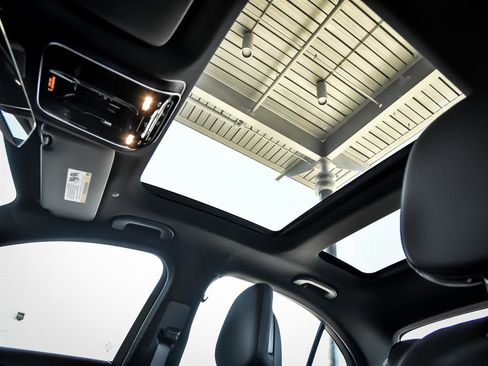 Certified 2025 Mercedes-Benz C 300 4MATIC Sedan image 14