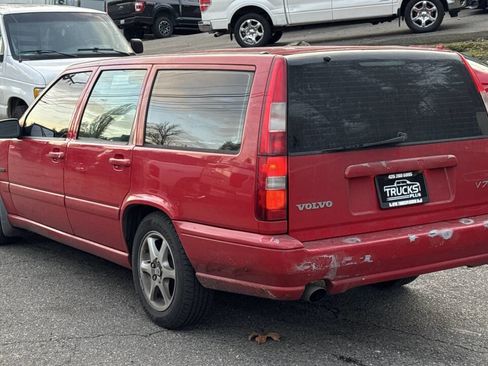 Used 1998 Volvo V70 image 3