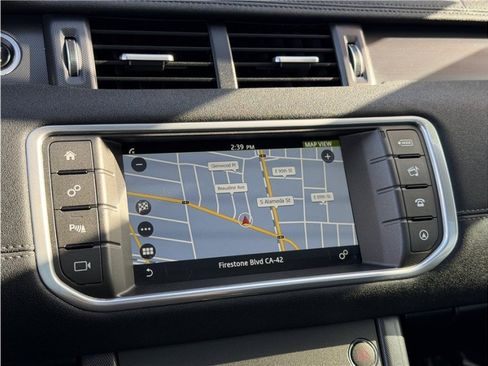 Used 2019 Land Rover Range Rover Evoque SE image 41