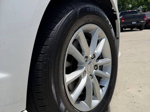 Used 2020 Dodge Grand Caravan SXT FWD image 9