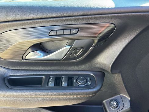 Used 2021 GMC Terrain SLT w/ Infotainment Package II image 17