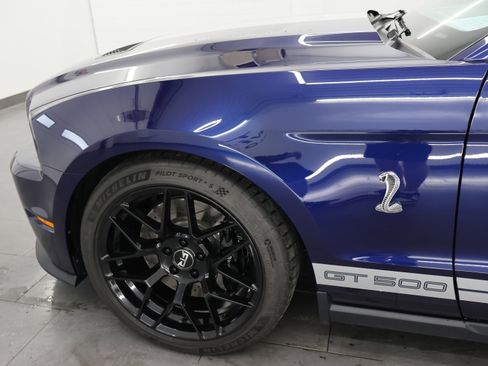 Used 2011 Ford Mustang Shelby GT500 RWD image 34