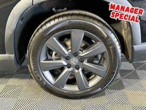 Used 2025 Honda Pilot Sport image 29