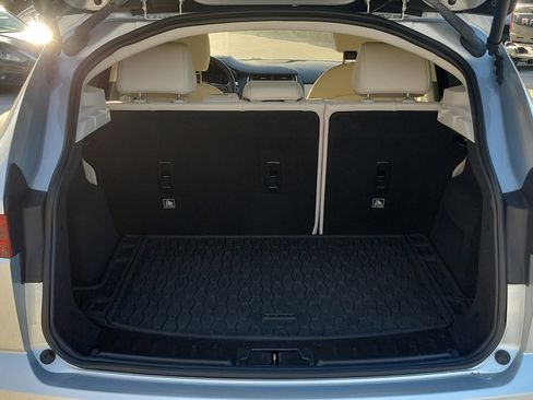 Used 2018 Jaguar E-PACE SE image 12