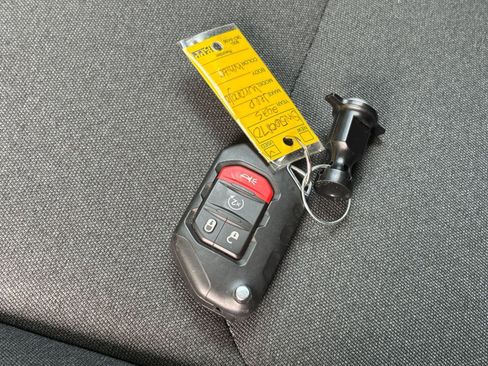 Used 2025 Jeep Wrangler Unlimited Sahara AWD/4WD image 21