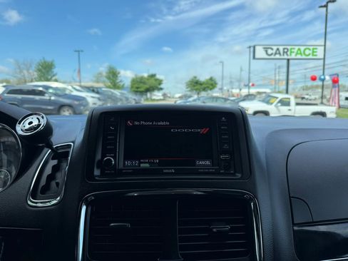 Used 2017 Dodge Grand Caravan SXT FWD image 36